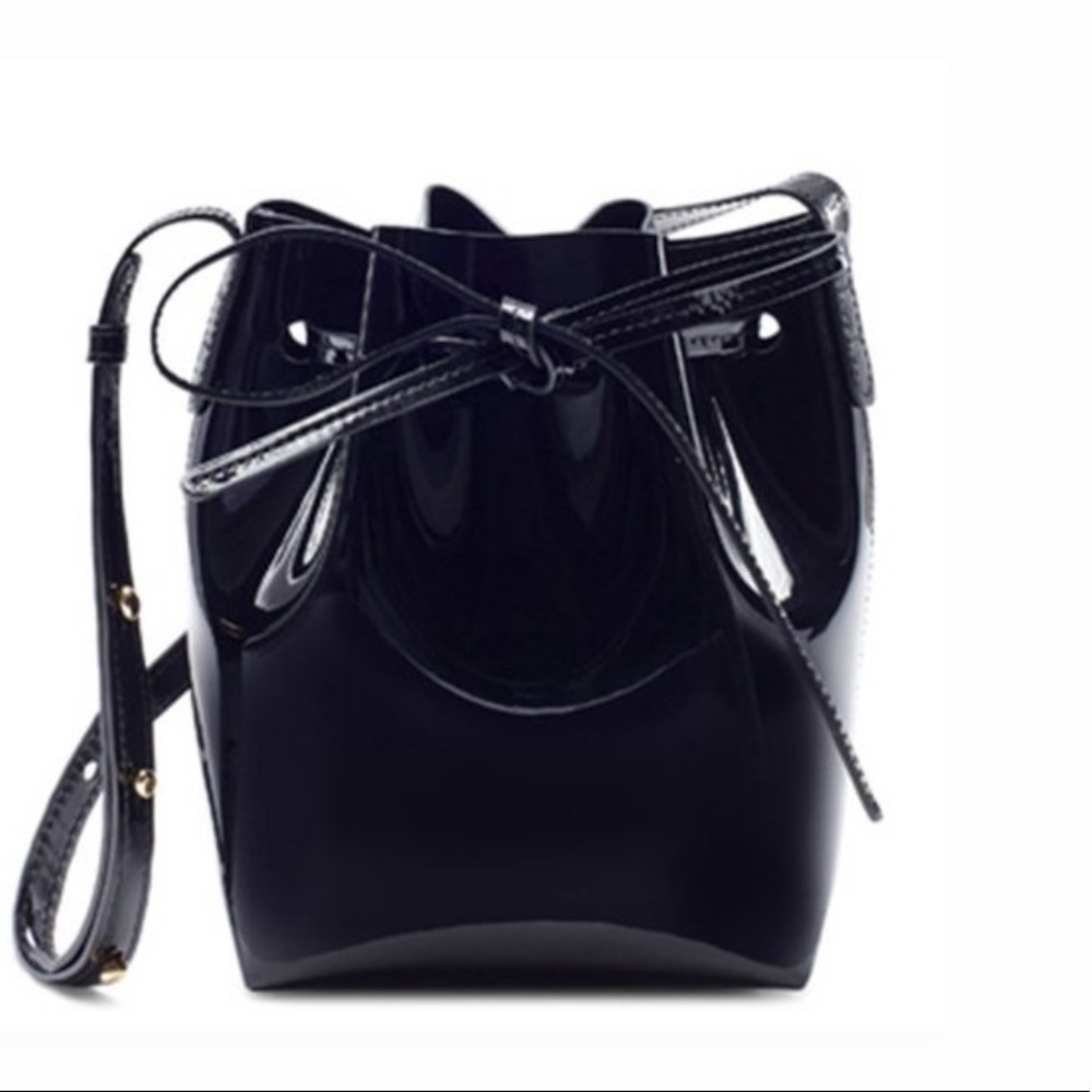 🎱✨ MANSUR GAVRIEL mini mini patent bucket bag!
